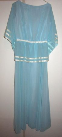 Blaues Ballkleid