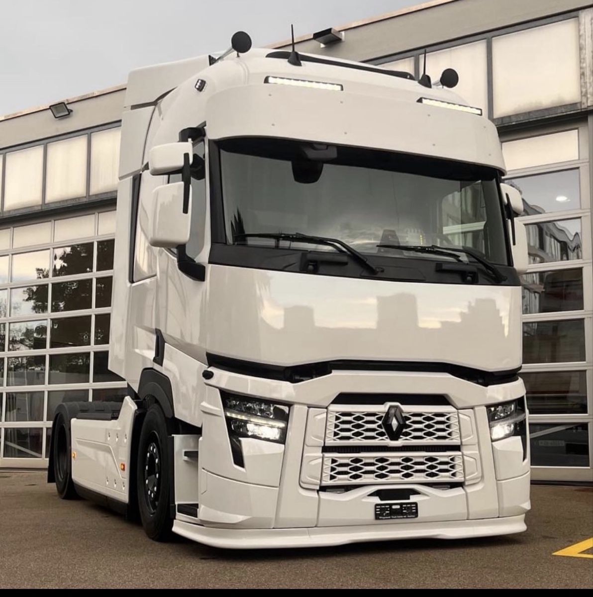 Accessori per altri veicoli: Renault T Tiefe Sonnenblende  – Usato da Muhen venduto da Joel.7404