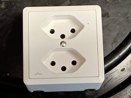 Doppelsteckdose mit Schalter weiss gebraucht Zustand