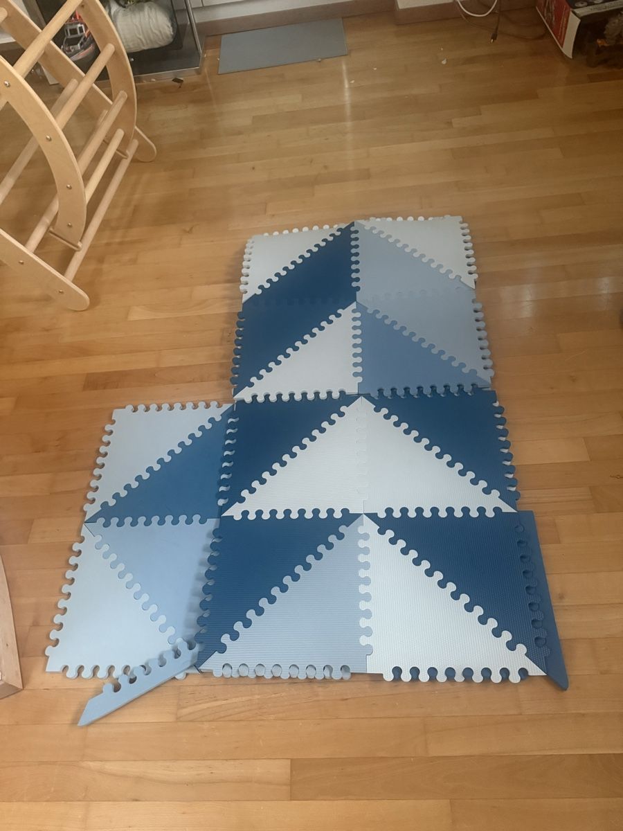 Tappetini fitness: Spielmatte Puzzlematte blau weiss  – Usato da Dietlikon venduto da NESFEVER 1