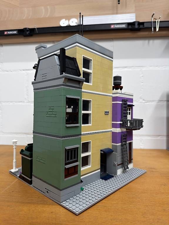 Lego Kit di costruzioni: Lego Creator Expert 10278 - Polizeistation – Usato da Weiach venduto da Stevo_Levo 1