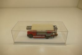 Brekina 1:87: Mercedes Benz Feuerwehr L311 mit Drehleiter 2