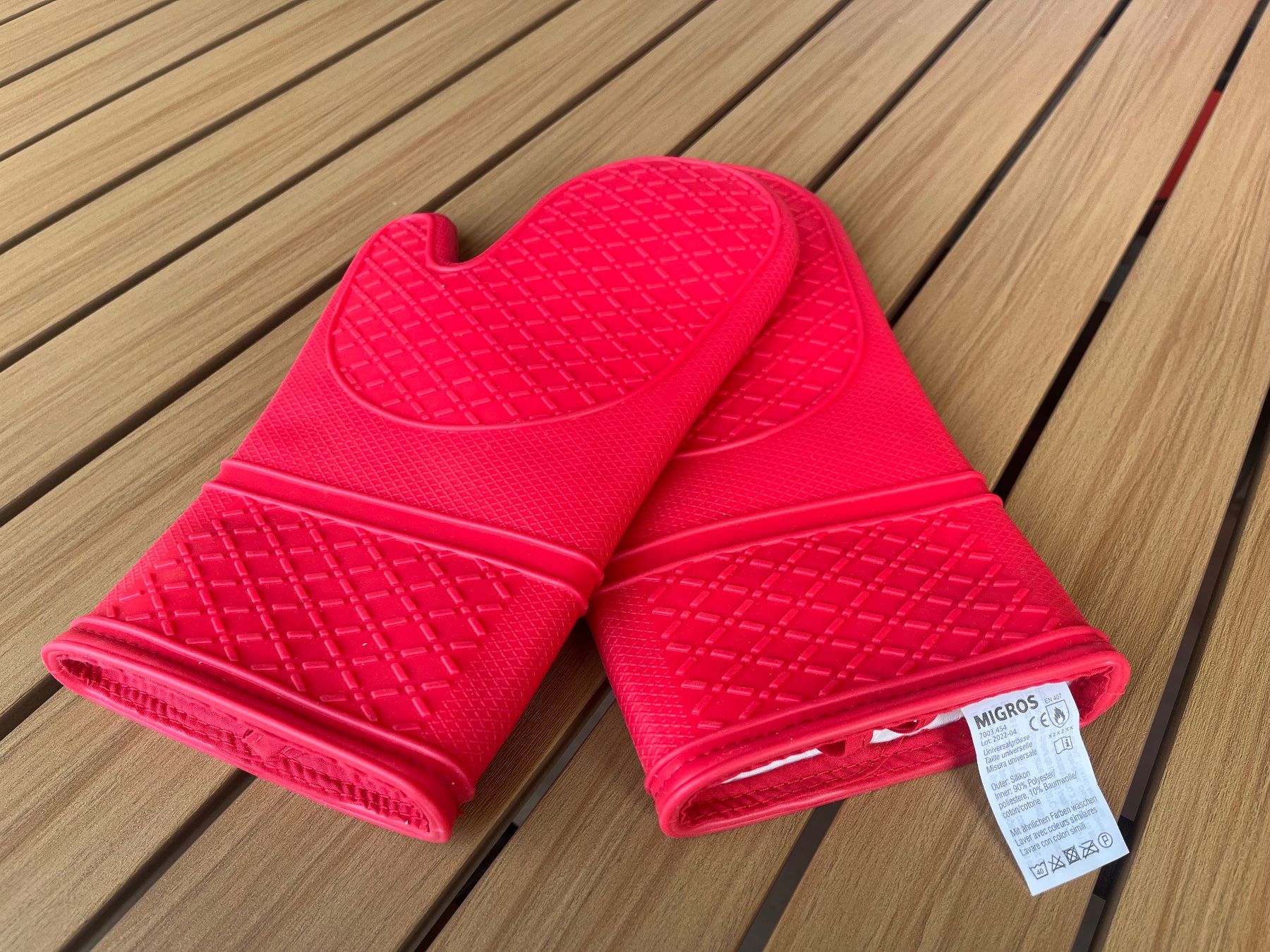 Migros Guanti & manicotti: Ofenhandschuhe (2 Stk.) – Usato da Aarau Rohr venduto da freakzarinstocks 2