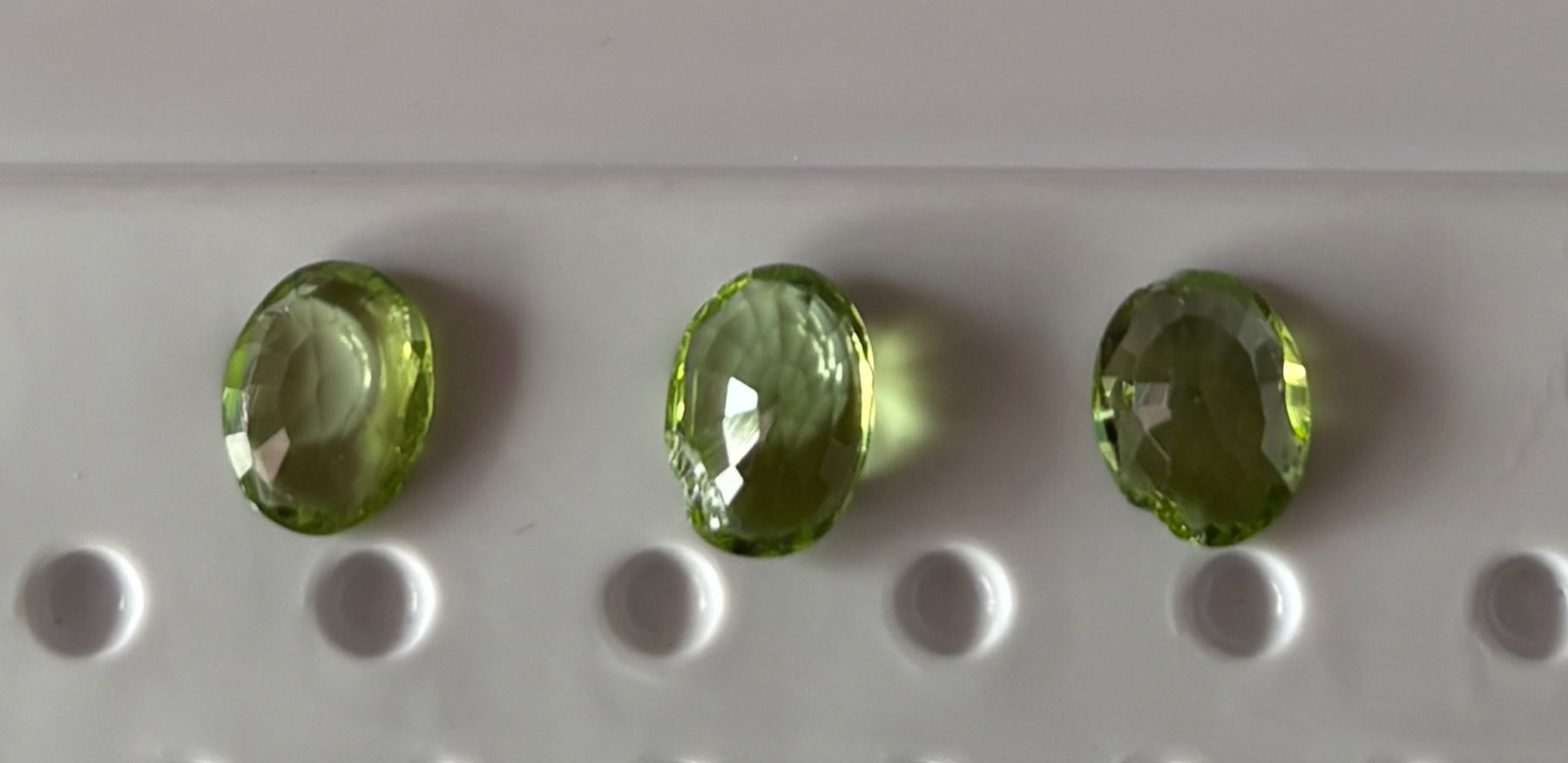 Pietre preziose: Lot Peridot Total 4.7 ct. – Difettoso da Brugg AG venduto da lau_9rvy 4