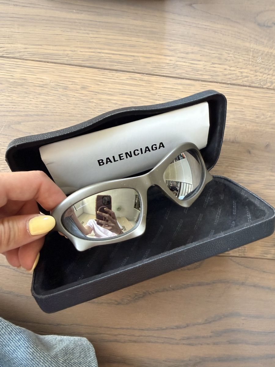 Balenciaga Lunettes & Verres: Balenciaga sunglasses with case – D'occasion à Zürich par Bellinka23 7