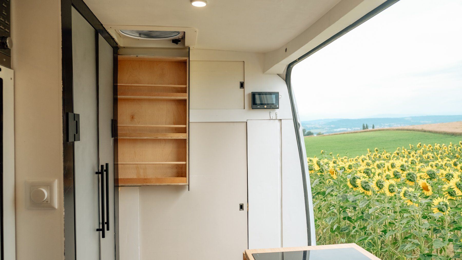 Mercedes-Benz Camping Fahrzeuge: Luxus Camper Neuer Sprinter W907: Autark Campen, Remote Work – Gebraucht aus Bern von wizotime 6