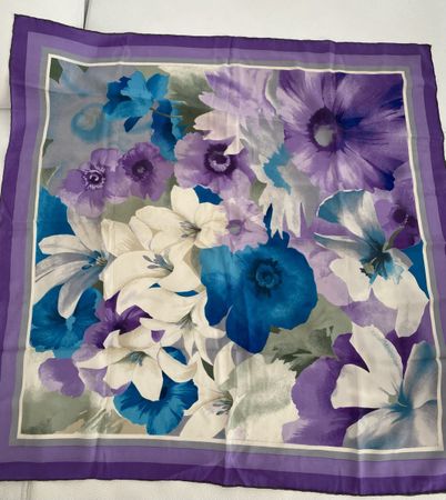 Seiden Foulard 🌸
