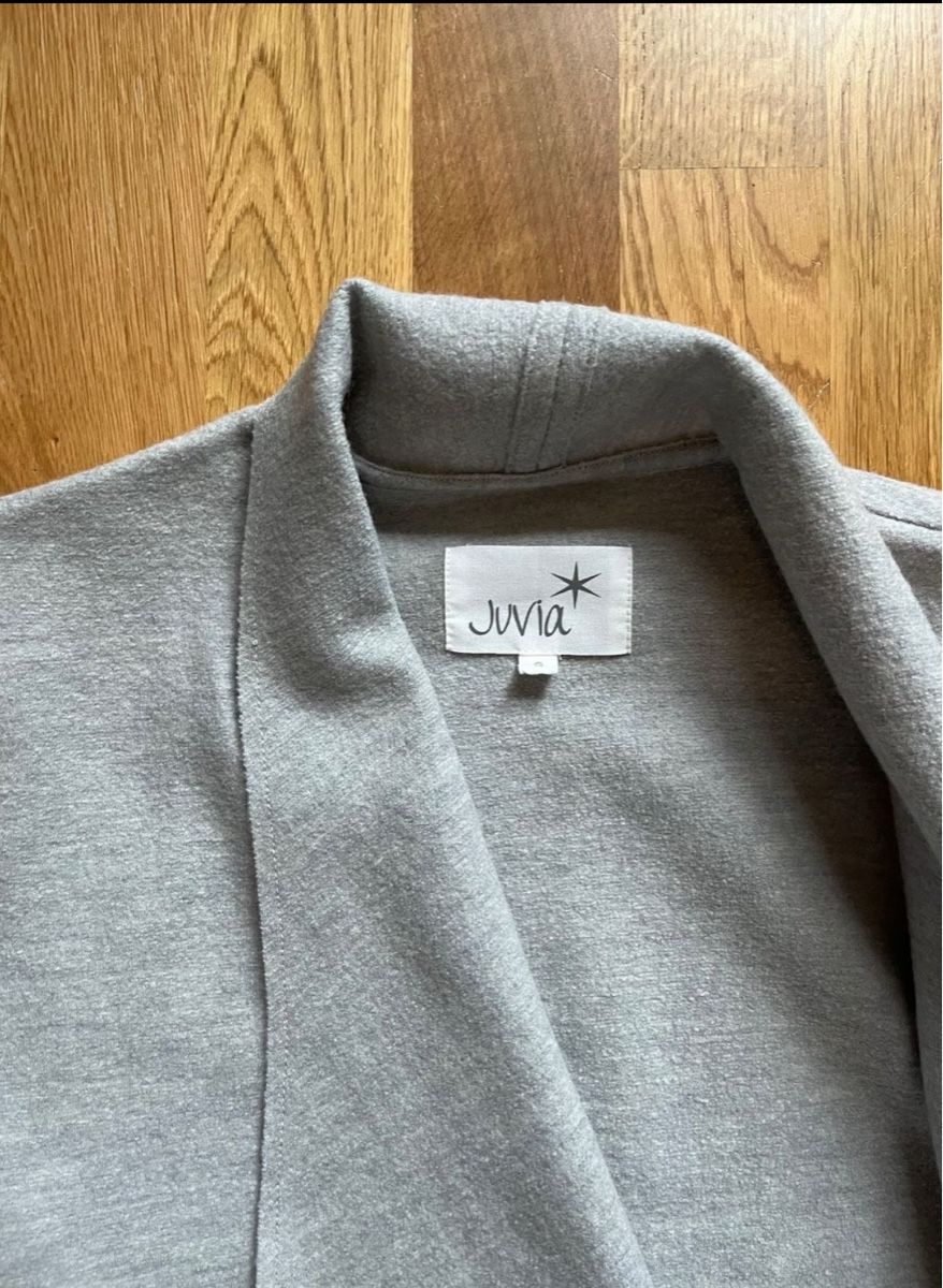 Giacche: Graue Jacke von Juvia – Usato da Kreuzlingen venduto da hae23 1