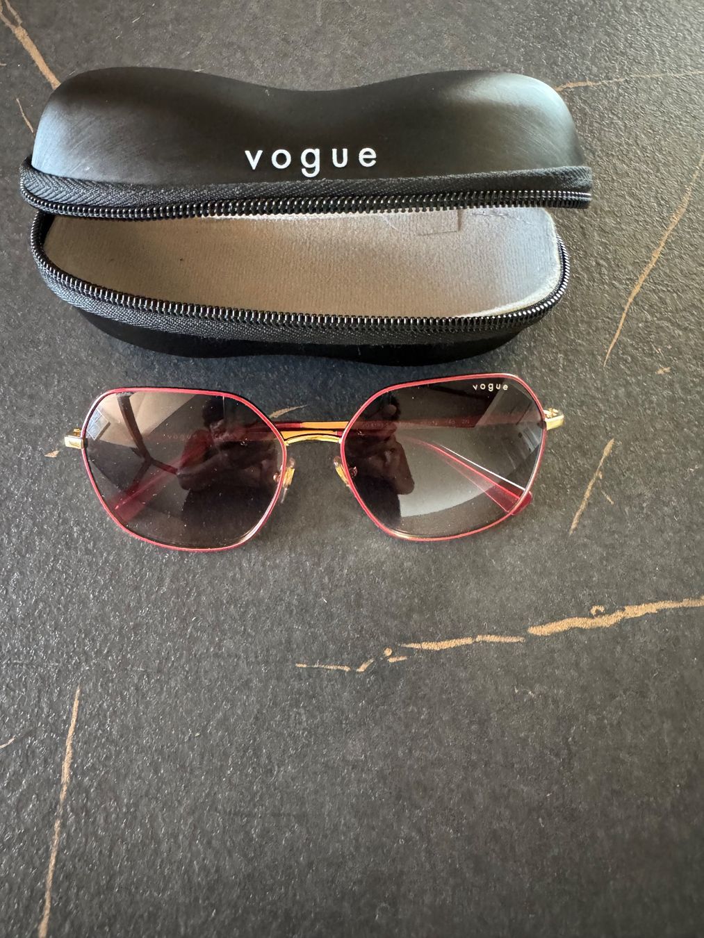 Vogue Brillen & Gläser: Sonnenbrille VOUGE NEU!! – Neu (gemäss Beschreibung) aus Thun von kth_ng29 1