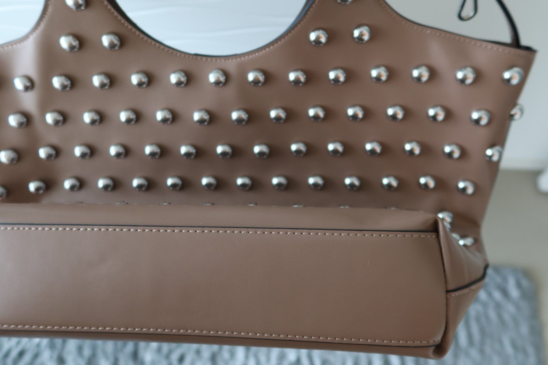 Taschen für Damen: Grosse Tasche von BCBGeneration, haselnussbraun, NEU – Neu und originalverpackt aus Zürich von Piki7 8