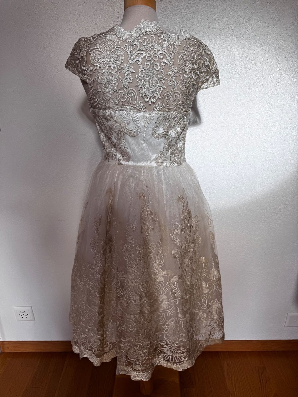 Vestiti: Kleid / Spitzenkleid / Gold / Tüll / Gr. 36 – Nuovo e nell'imballaggio originale da Hünibach venduto da s.leptir 7