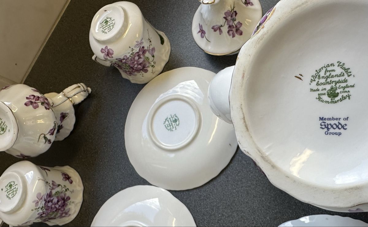 Set di piatti: Hammersley Victorian Violets Bone China Kaffeeservice Englan – Usato da Wald ZH venduto da bestwatchussr 2