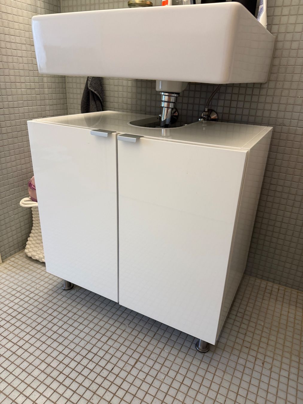 Ikea Mobili per bagno: Ikea GETRYGGEN Waschbeckenunterschrank – Usato da Luzern venduto da LivioTheiler 1