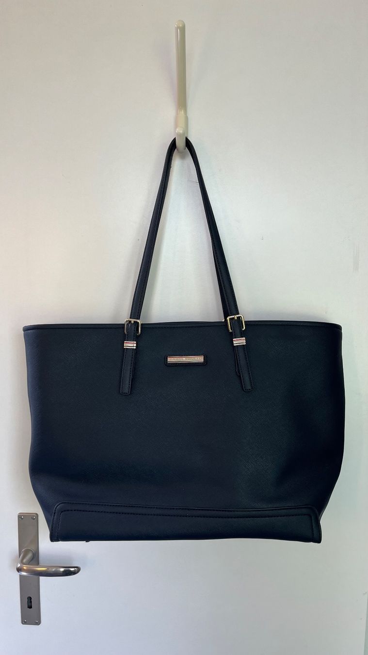 Tommy Hilfiger Taschen für Damen: Tommy Hilfiger Handtasche – Gebraucht aus Küsnacht ZH von Floor1an