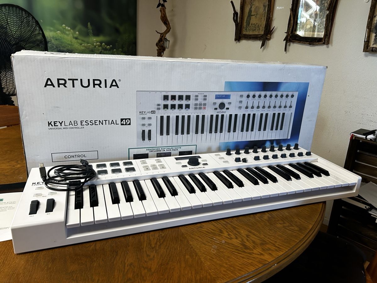Arturia Instruments de musique: Arturia Keylab Essential49  – D'occasion à Winterthur par negrito02