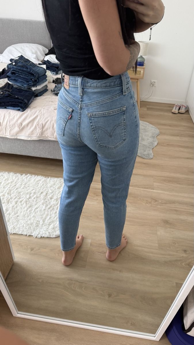 Levi's Jeans: Jean Levi's taille haute bleu clair – Usato da Biel/Bienne venduto da diana.diana 1