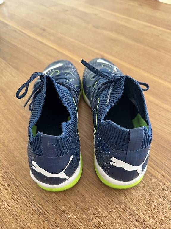 Scarpe per ragazzi: Fussball-Hallenschuhe Puma, Grösse 40,5 – Usato da Biel-Benken BL venduto da anj_bx2k 1