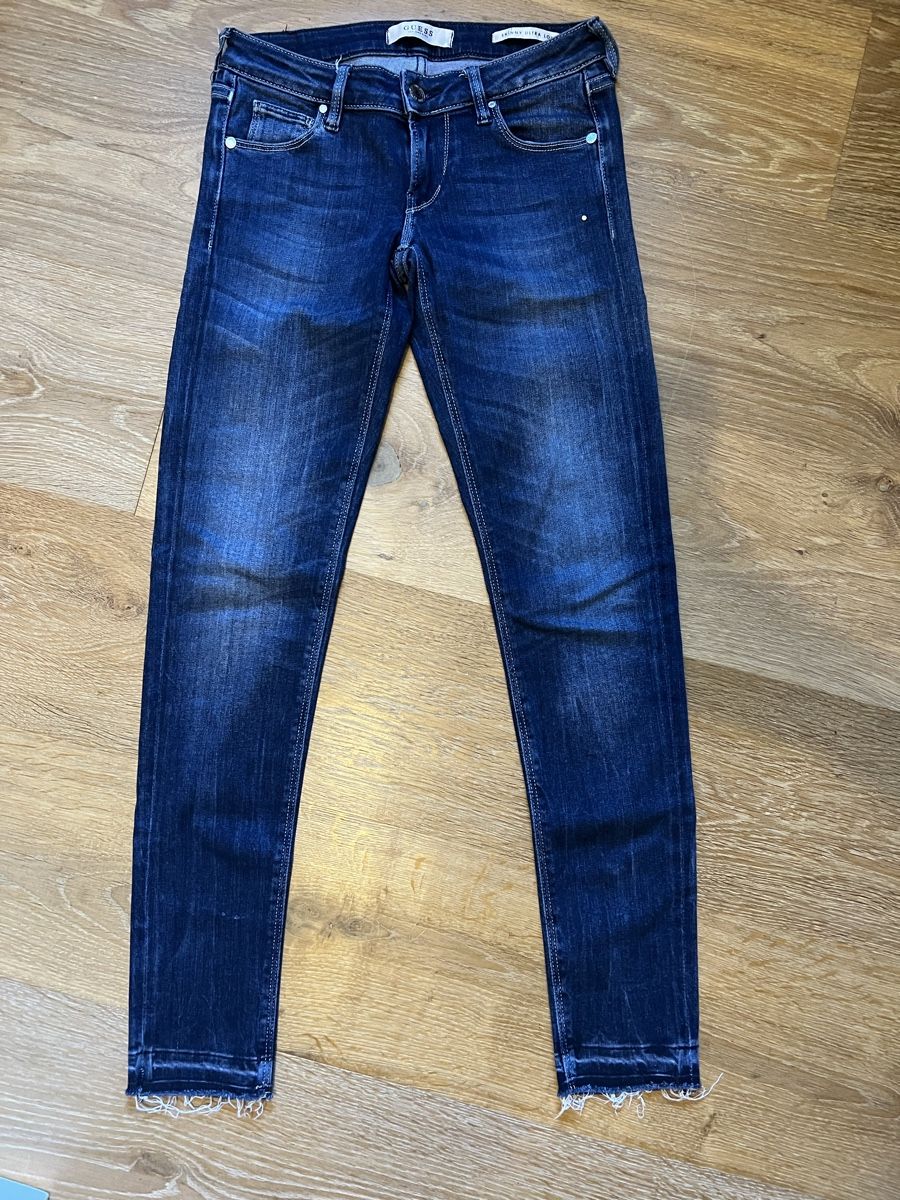 Guess Jeans: Guess jeans – Gebraucht aus Moudon von patricia115
