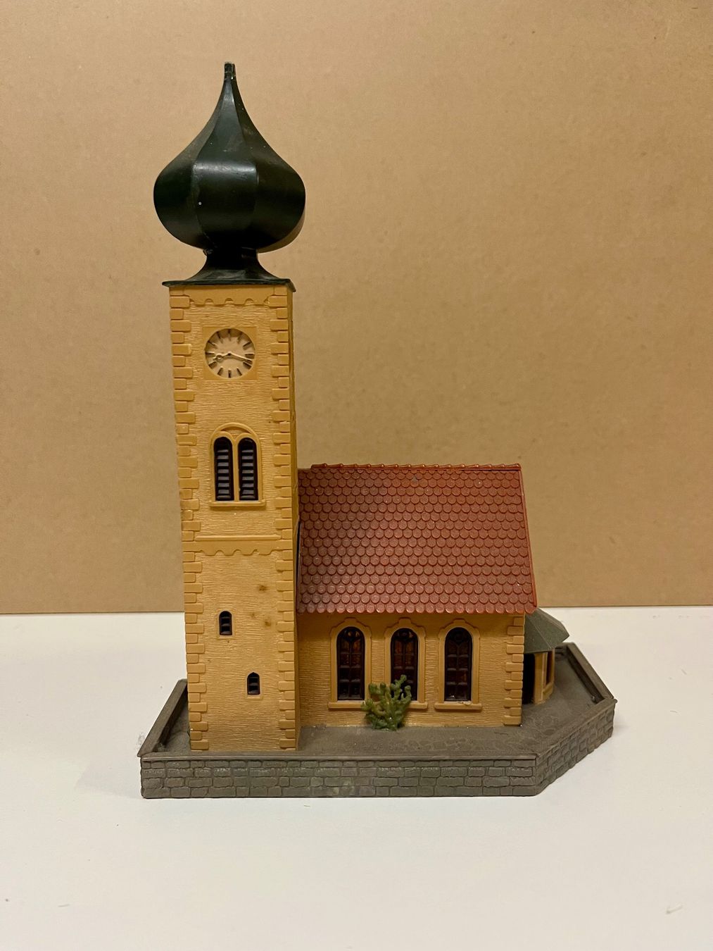 Modelleisenbahnen: Kirche mit Glocke Spur H0 - Defekt – Defekt aus Schachen LU von JenniferFuchs 1