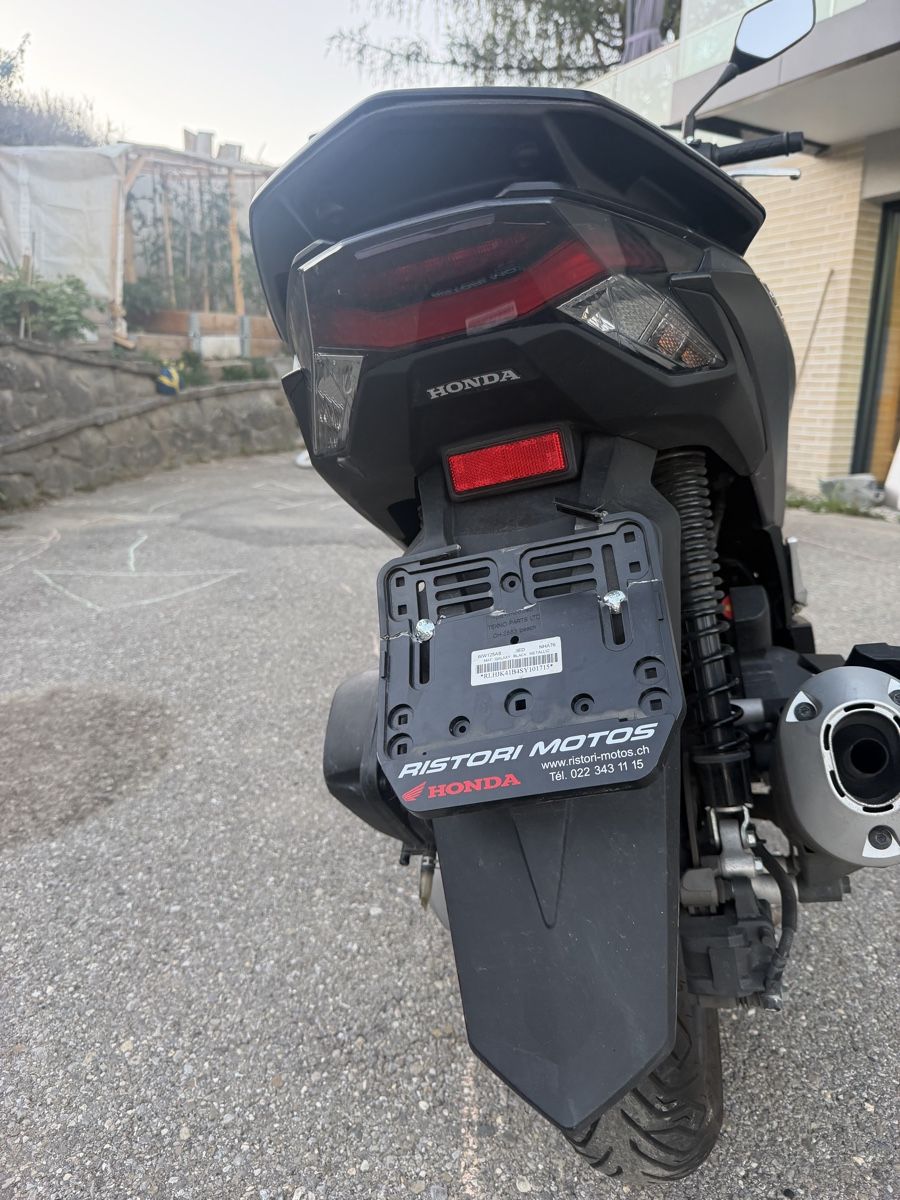 Honda Scooter: HONDA PCX 125 i ABS – Difettoso da Lausanne venduto da Jovanni 2