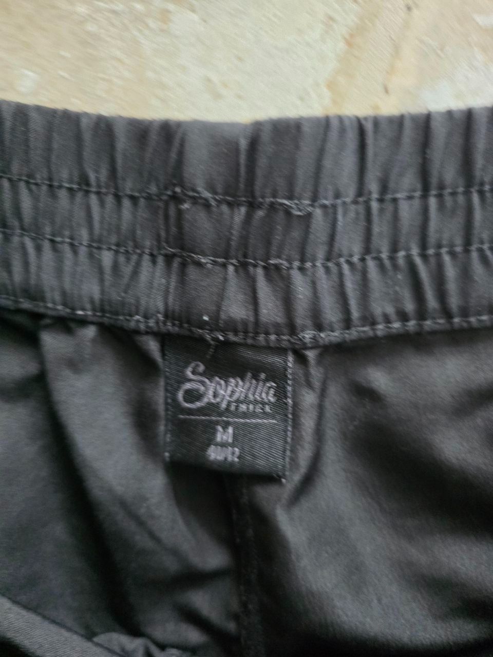 Nike Pantaloni: Sporthosen Set Gr. M  Nke – Usato da Maur venduto da Edsch 1