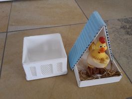 2tlg Osterdeko:Häuschen mit Huhn
