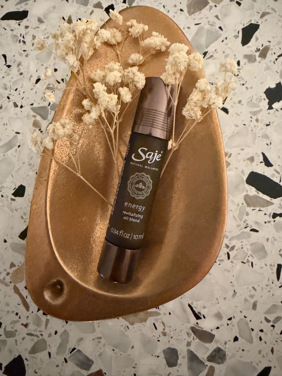 Autres tabacs: Saje Energy Revitalizing Oil Blend Roll-On – D'occasion à Zürich par bgg 1