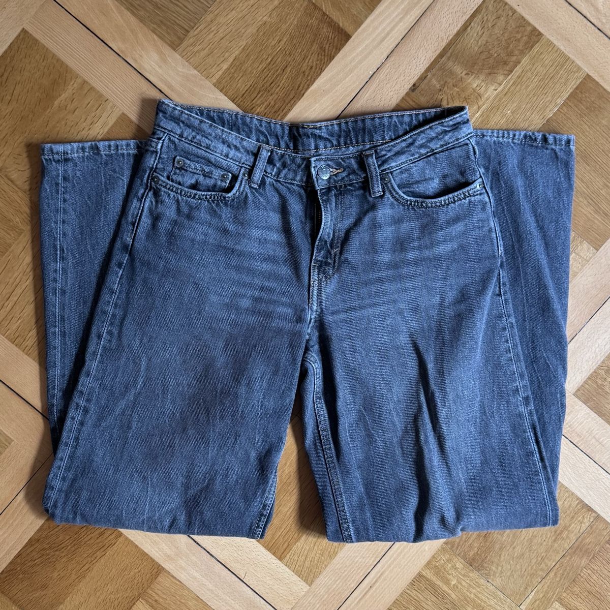 Weekday Jeans: Weekday Jeans Ample Low Loose W27 L34 grey – Gebraucht aus solothurn von mil_ja.t 4