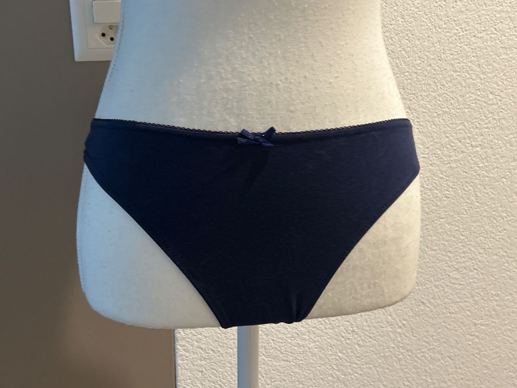 Autres dessous: Damen Slip schwarz – D'occasion à Brunnen par Nala2929