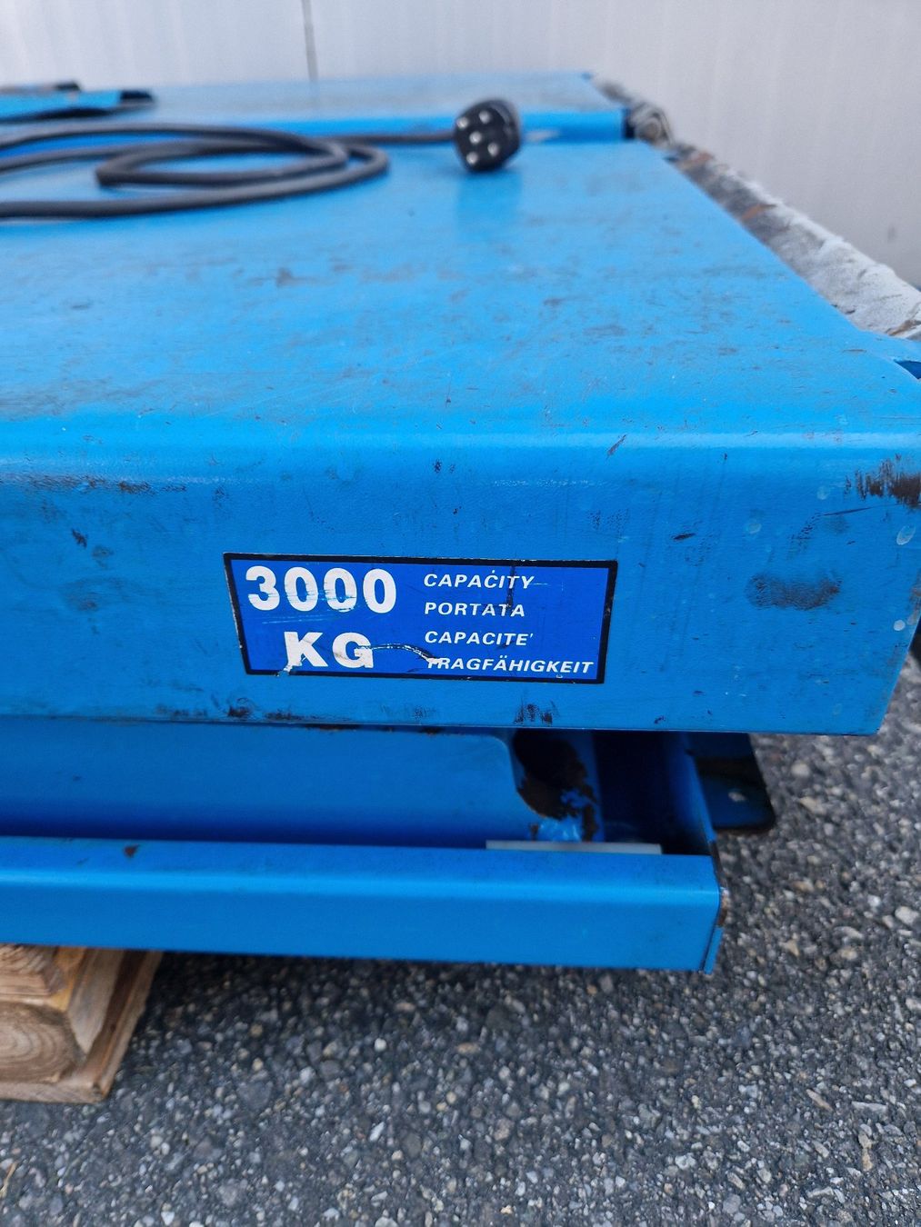Piattaforme elevatrici & Crick: Scherenhebebühne 3000kg – Usato da Unterkulm venduto da can5726 4