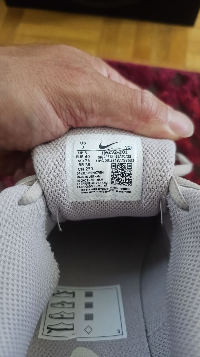 Nike Herrenschuhe: Nike Air Zoom Pegasus 40 NEW – Neu und originalverpackt aus Epalinges von Lutzka_Factory 4