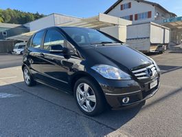 MERCEDES-BENZ A 180 Avantg. Automat 2011 -145 000 Km ab MFK