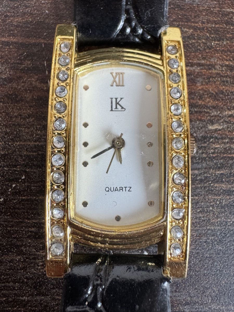 Orologi: Montre bracelet IK quartz – Usato da Erde venduto da CBarts