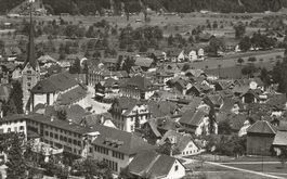 Stans NW Dorfplatz Richtung Schwybogen Eichli Bergli ca.1950