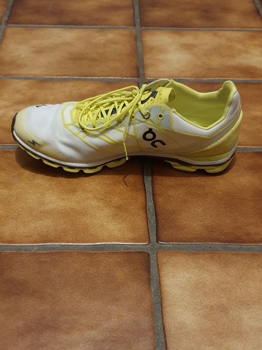On Chaussures hommes: On Cloudflash 40 – D'occasion à La Chaux-de-Fonds par MyriamDo 3