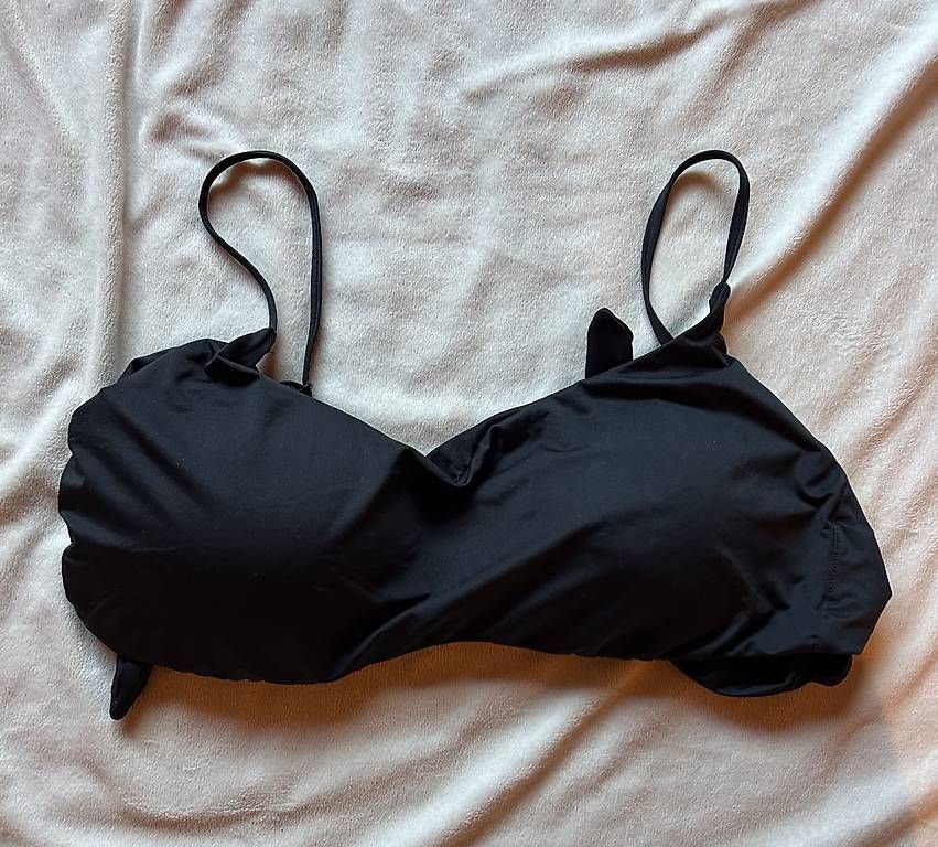 Badekleider & Bikinis: Bikinioberteil – Gebraucht aus Trub von elinschleiderschrank