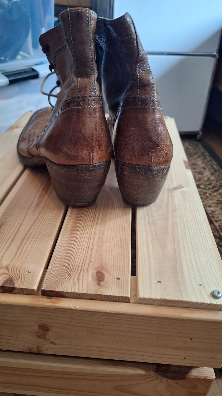 Damenschuhe: Stiefeletten Leder braun Grösse 38 – Gebraucht aus Winterthur von _lxeah 2