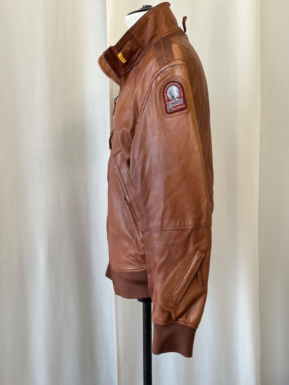 Parajumpers Giacche: PJS Lederjacke Parajumpers M-L – Usato da Wil SG venduto da WilSG9500 2