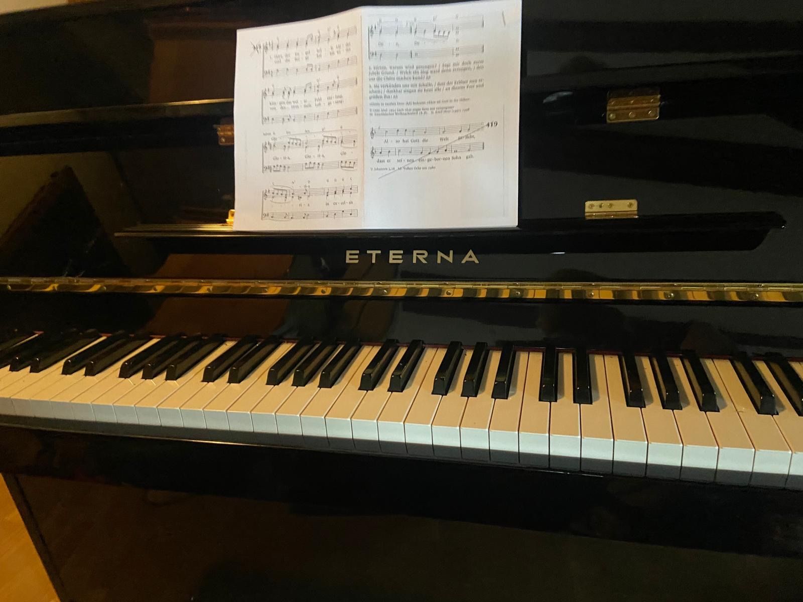 Strumenti musicali: Klavier Eterna – Usato da Berneck venduto da sem_5d82 2