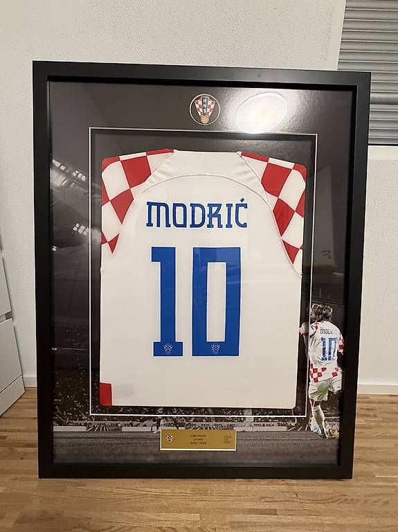Canottiere & Pantaloni: Luka Modric – Nuovo e nell'imballaggio originale da Uznach venduto da lorenagisler 1