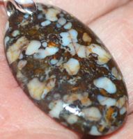 Anhänger L-6473 – Afrikanischer Opal 30x18mm 23 Karat
