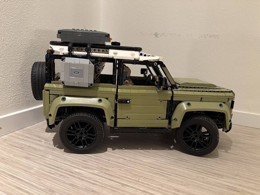 Kit di costruzioni: LEGO Technic 42110 Land Rover Defender  neuwertig – Usato da Stetten SH venduto da Flo---
