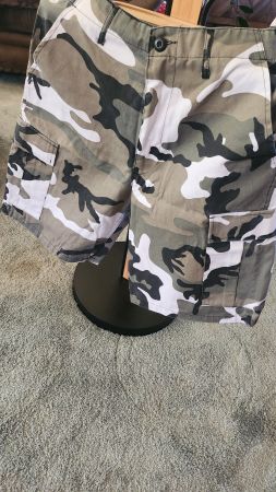 Herren Cargo Shorts Tarnmuster Grösse M neuwertig