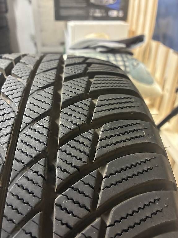 Sonstiges Schreiben & Zeichnen: Winterreifen Bridgestone 225 45 18 – Gebraucht aus Neuenhof von Gt5.Performance_ 2