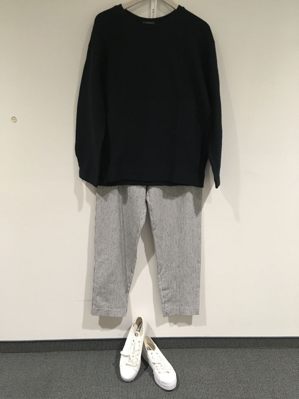 Maglioni & Felpe: GWhite LA Pulli Struktur Jersey weit marine 100 % BW Gr 44 – Nuovo e nell'imballaggio originale da Zürich venduto da rar_b2y9