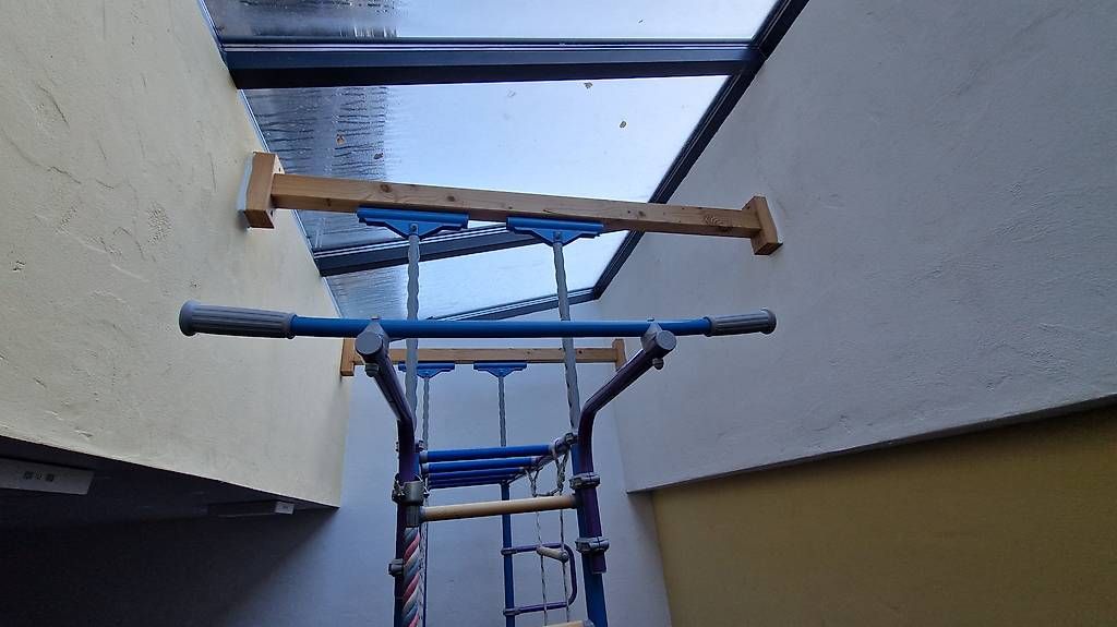 Murs & prises d'escalade: Turngerät für Kinder – D'occasion à Heimisbach par Hallo1291 3