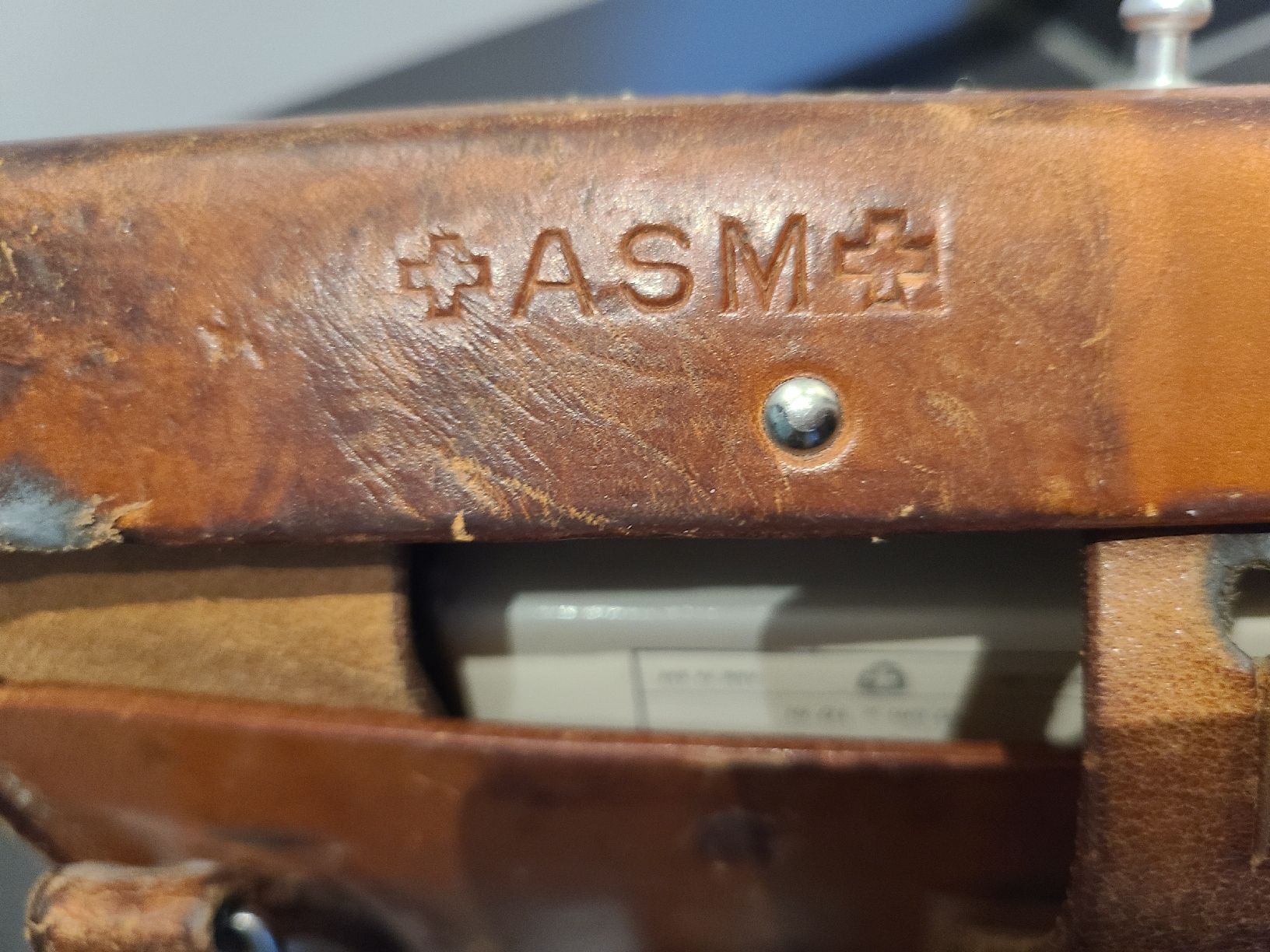 Schweizer Armee Borse: Schweizer Sanitätstasche Leder  – Usato da Flüh venduto da pauletta1985 3