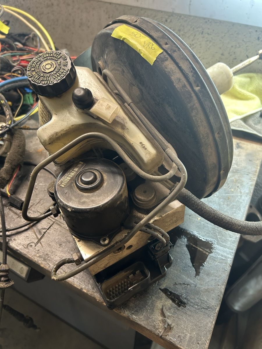 Volkswagen Tutti pezzi di ricambio auto: Cervo frein VW vento vr6 – Usato da Muraz (Collombey) venduto da Wolfdog1978 2