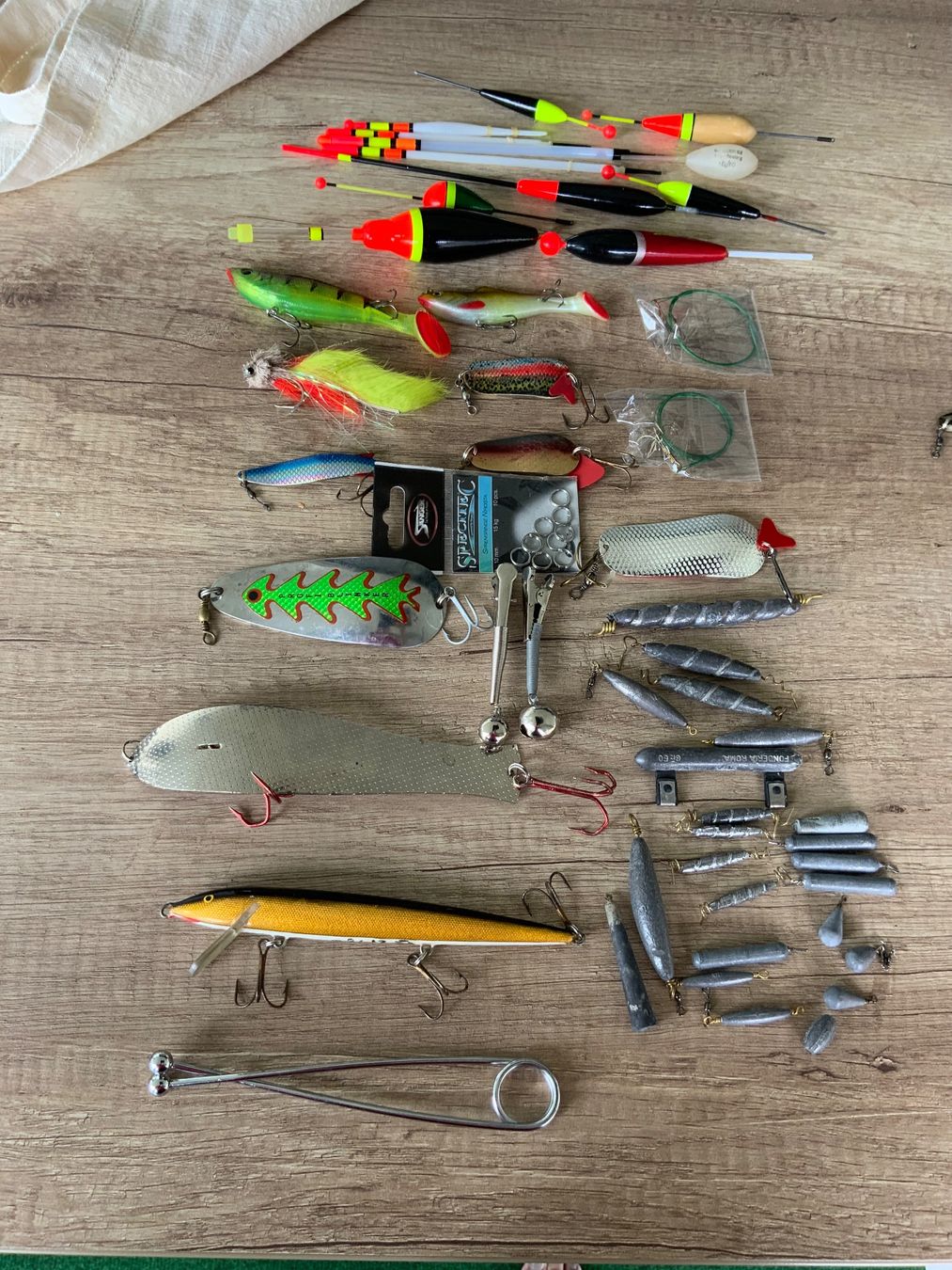 Esche: Fischköder Set Wobbler, Blinker, Schwimmer, Bleie usw. – Usato da Schübelbach venduto da Hecht11.