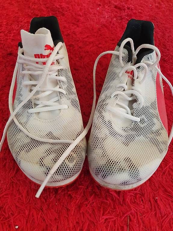 Chaussures garçon: Chaussures athlétisme pointes T36 – D'occasion à Apples par denissafrany 2